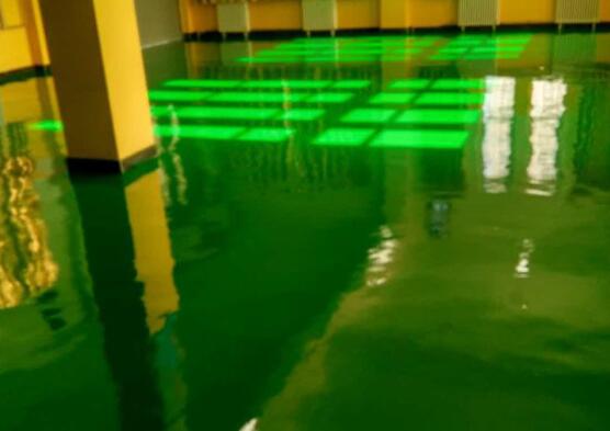 甘肅現代職業(yè)學(xué)院實(shí)驗室-環(huán)氧自流平地坪工程施工