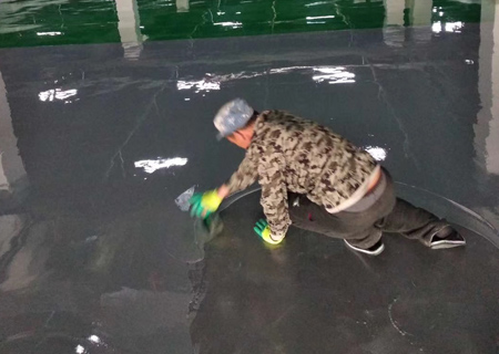 砂漿環(huán)氧地坪施工現場(chǎng)